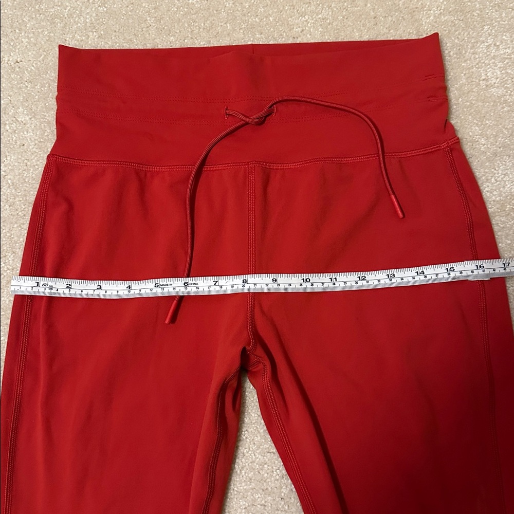 Vuori daily joggers with drawstring waist 
Size L.  VW323 - Picture 7 of 13